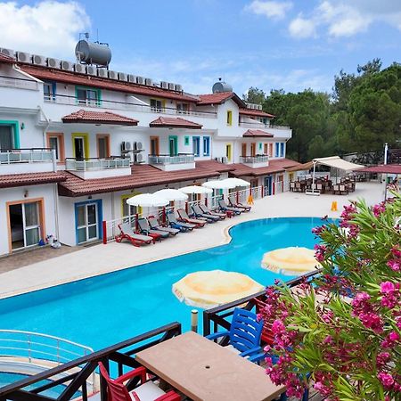 Konfor Suite Otel Cedit المظهر الخارجي الصورة