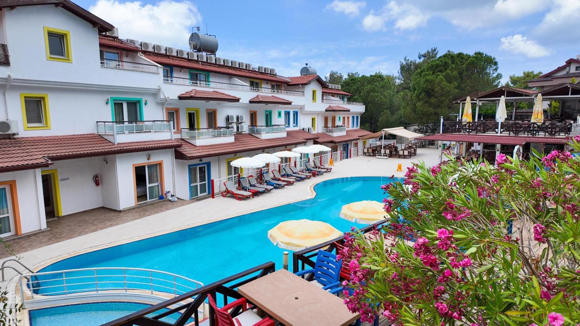 Konfor Suite Otel Cedit المظهر الخارجي الصورة